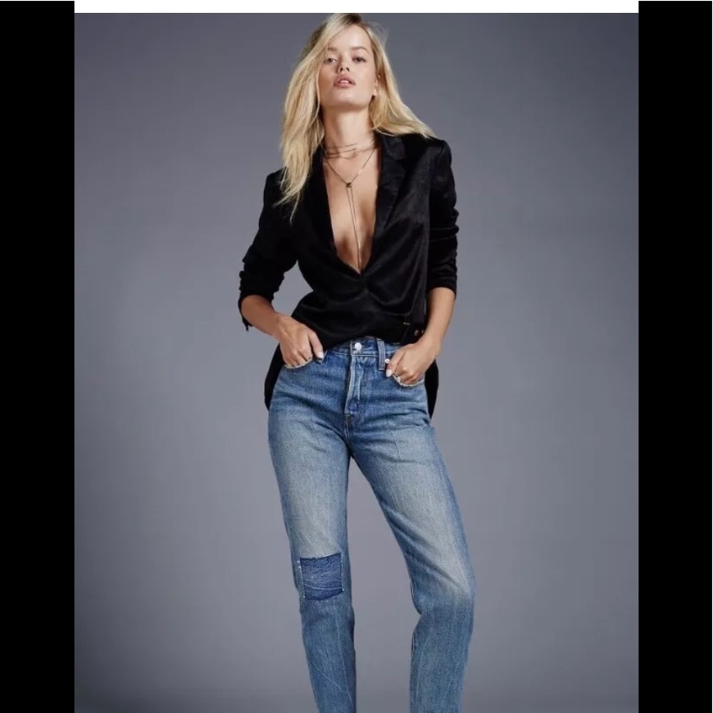 Levi’s wedgie high rise jeans with patch 27W♥️